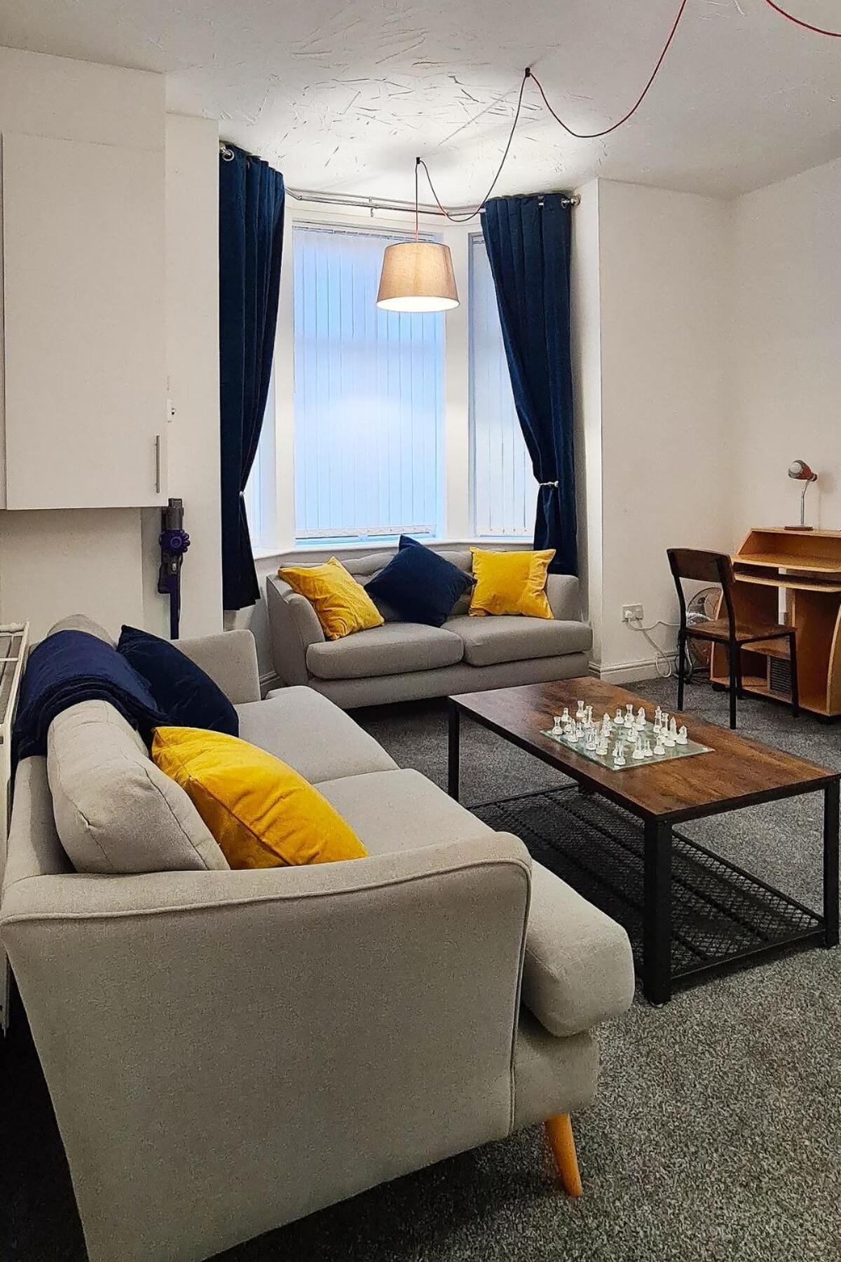 Apartment With Priv Ent And Parking Stockport Ngoại thất bức ảnh